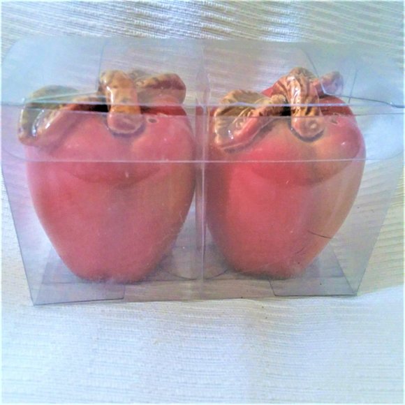 Salt And Pepper Shakers Apple Harvest Red Ceramic Set Gift NEW Fruit Decor Table - Picture 5 of 5